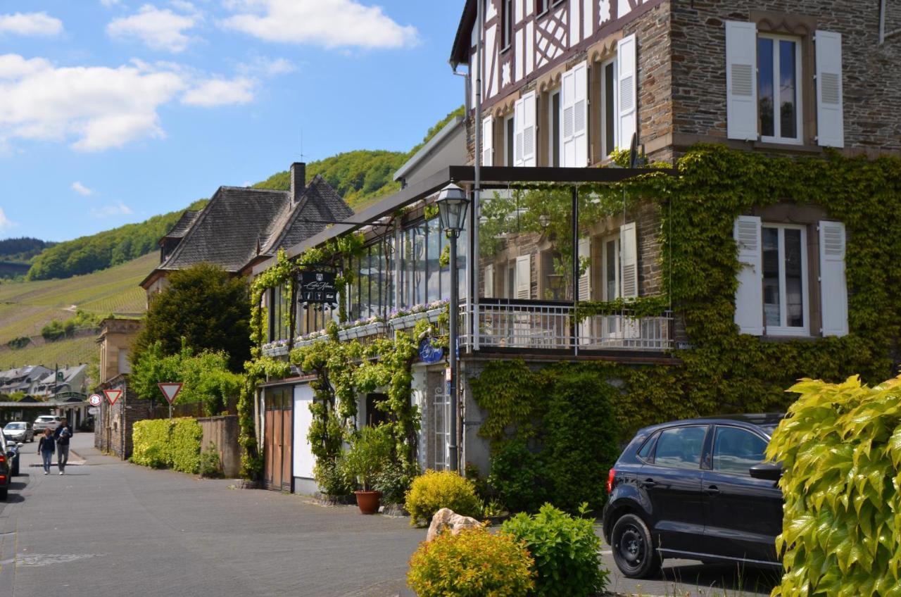 Weingut Erbes-Henn Hotel Urzig Bagian luar foto